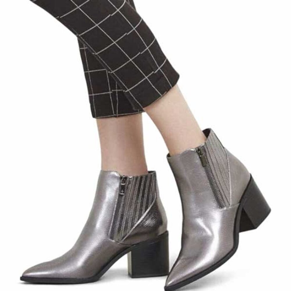 Kenneth Cole Womens Cue Up Block Heel Pointed Toe Ankle Bootie - Shin Kickers